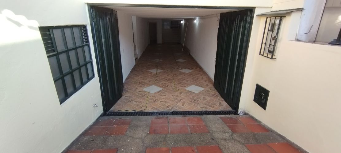 Casa de 4 alcobas en venta en Morato, Bogotá, 203 m² · foto 2 de 22
