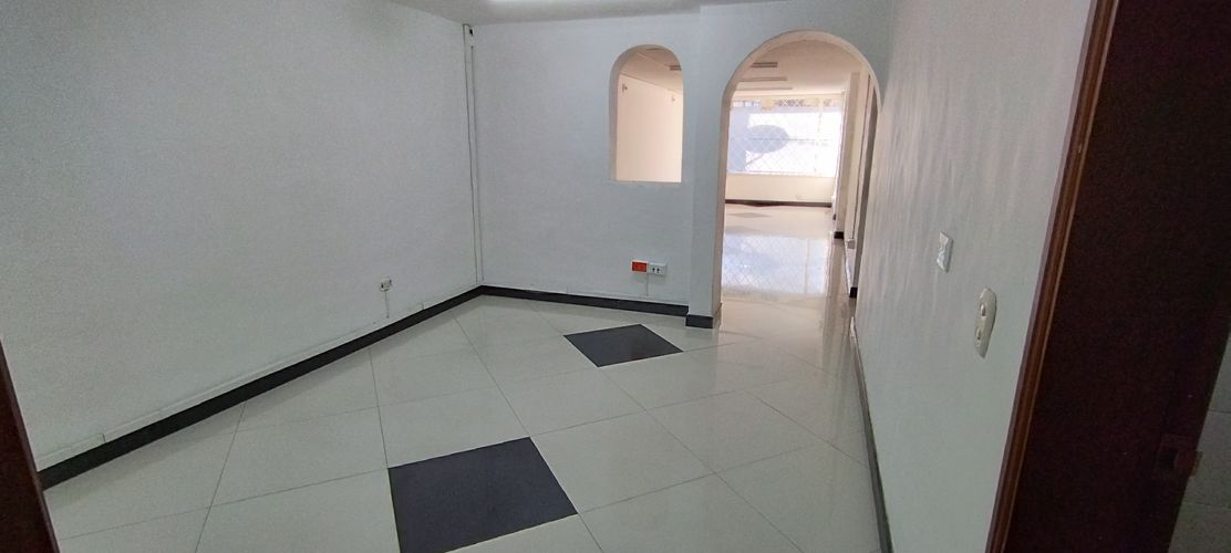 Casa de 4 alcobas en venta en Morato, Bogotá, 203 m² · foto 6 de 22