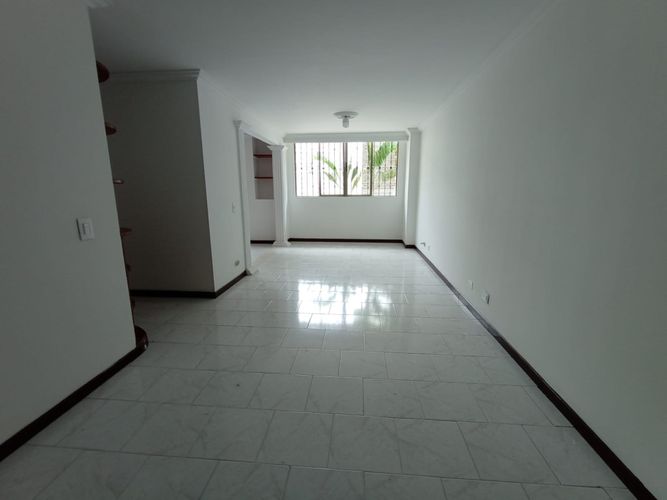 Apartamento de 2 alcobas en venta en Melendez, Cali, 72 m² · foto 2 de 17