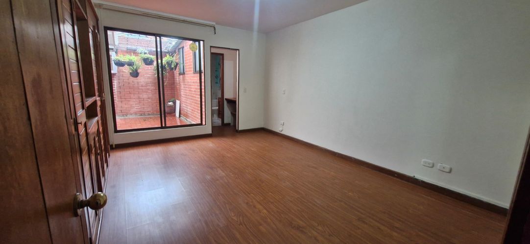 Apartamento de 4 alcobas en venta en Cedritos, Bogotá, 220 m² · foto 6 de 17