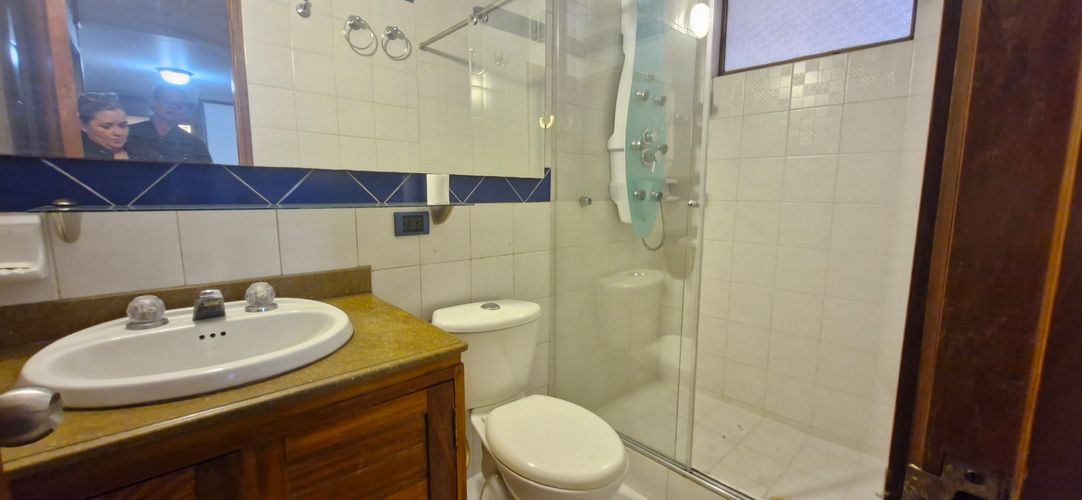 Apartamento de 4 alcobas en venta en Cedritos, Bogotá, 220 m² · foto 14 de 17