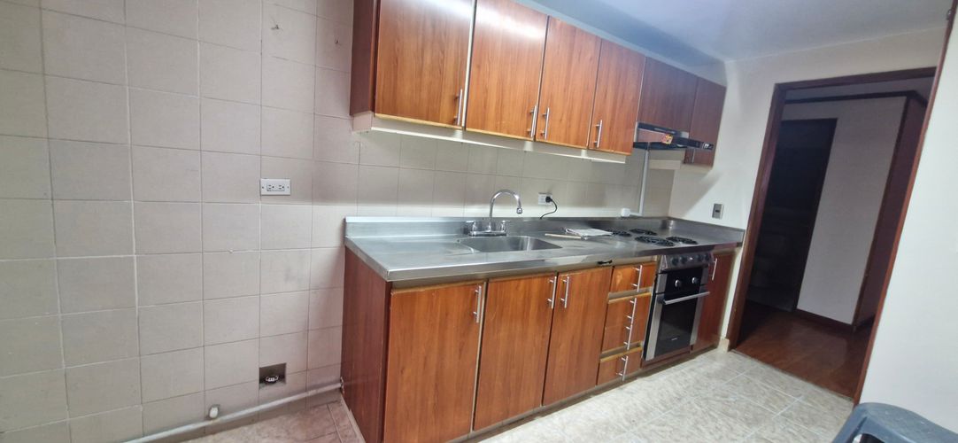 Apartamento de 4 alcobas en venta en Cedritos, Bogotá, 220 m² · foto 16 de 17