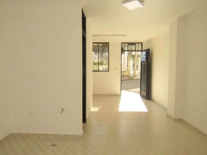 Local en arriendo en Nuevo Sotomayor, Bucaramanga, 28 m² · foto 3 de 5