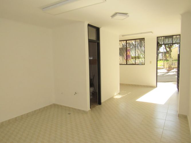 Local en arriendo en Nuevo Sotomayor, Bucaramanga, 28 m² · foto 4 de 5