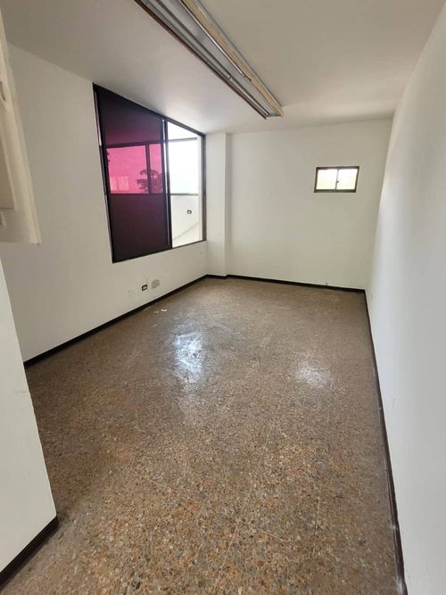 Edificio en venta en San Vicente, Cali, 1837 m² · foto 8 de 24