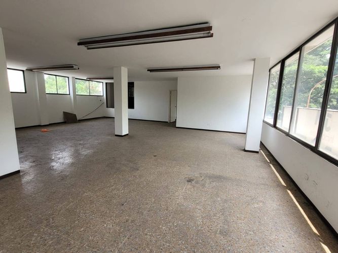 Edificio en venta en San Vicente, Cali, 1837 m² · foto 14 de 24