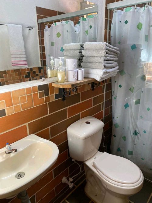 Casa en arriendo en Santa Elena, Medellín, 1700 m² · foto 9 de 24