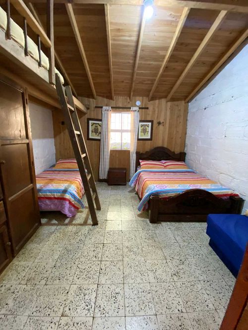 Casa en arriendo en Santa Elena, Medellín, 1700 m² · foto 13 de 24