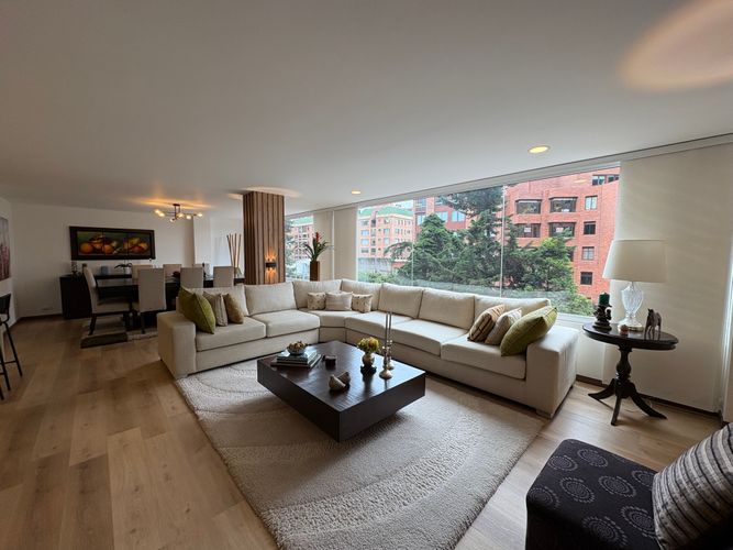 Apartamento de 3 alcobas en venta en Chapinero, Bogotá, 226 m² · foto 2 de 24