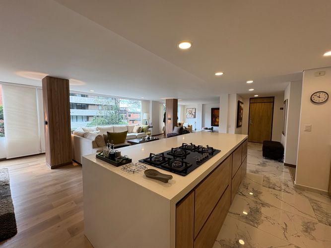 Apartamento de 3 alcobas en venta en Chapinero, Bogotá, 226 m² · foto 4 de 24