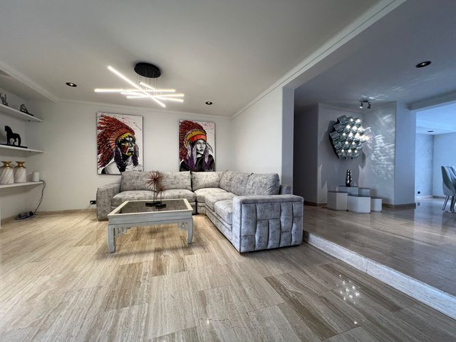 Apartamento de 4 alcobas en arriendo en El Poblado, Medellín, 265 m² · foto 2 de 19