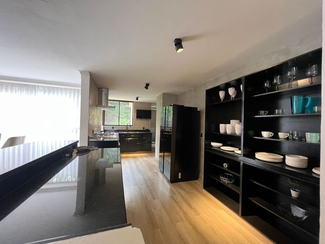 Apartamento de 4 alcobas en arriendo en El Poblado, Medellín, 265 m² · foto 4 de 19
