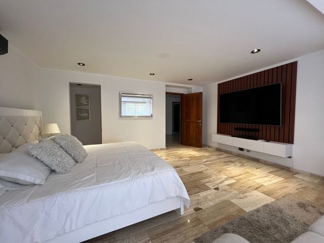 Apartamento de 4 alcobas en arriendo en El Poblado, Medellín, 265 m² · foto 9 de 19