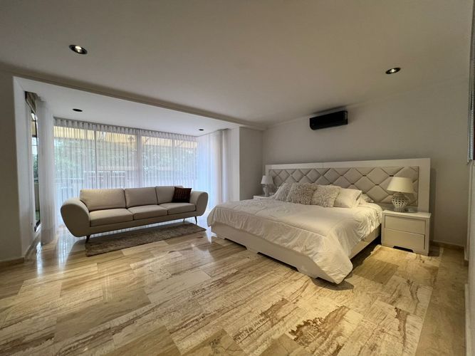 Apartamento de 4 alcobas en arriendo en El Poblado, Medellín, 265 m² · foto 10 de 19