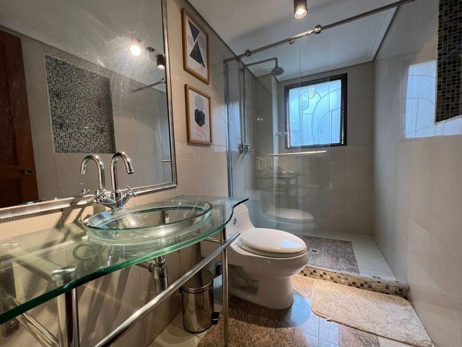 Apartamento de 4 alcobas en arriendo en El Poblado, Medellín, 265 m² · foto 14 de 19