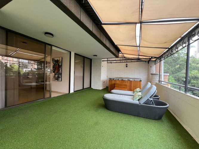 Apartamento de 4 alcobas en arriendo en El Poblado, Medellín, 265 m² · foto 18 de 19