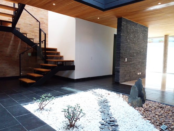 Casa de 3 alcobas en arriendo en Loma El Atravesado, Envigado, 345 m² · foto 5 de 17