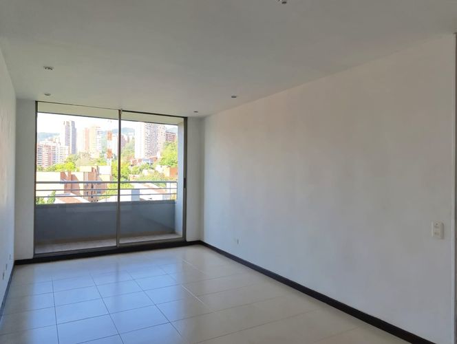 Apartamento de 3 alcobas en arriendo en El Poblado, Medellín, 60 m² · foto 2 de 16