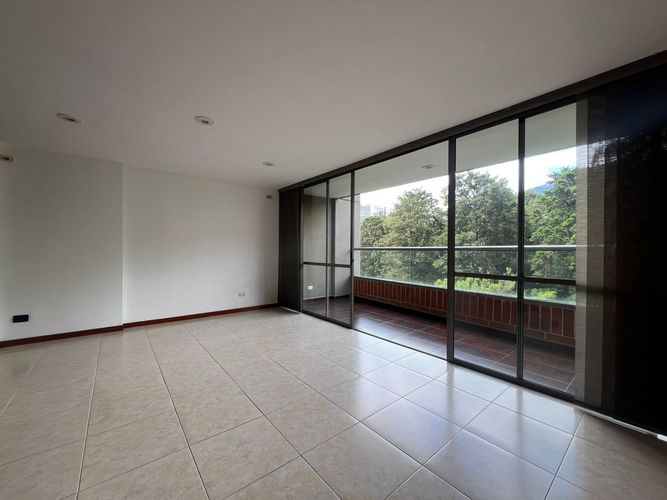 Apartamento de 3 alcobas en venta en El Poblado, Medellín, 120 m² · foto 3 de 19