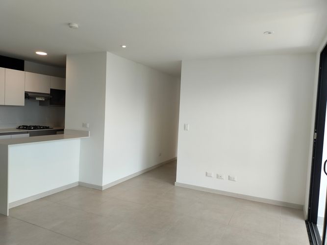 Apartamento de 3 alcobas en arriendo en El Poblado, Medellín, 80 m² · foto 2 de 16