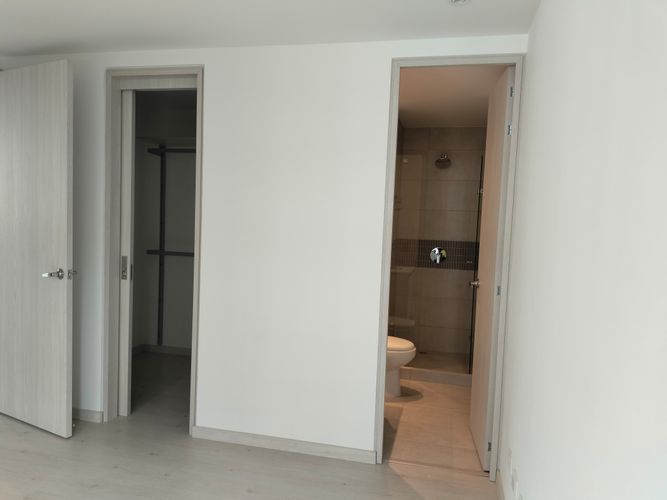 Apartamento de 3 alcobas en arriendo en El Poblado, Medellín, 80 m² · foto 8 de 16