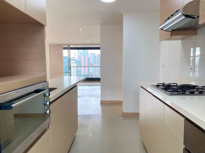 Apartamento de 3 alcobas en venta en San Jose, Sabaneta, 124 m² · foto 5 de 19