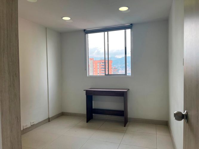 Apartamento de 3 alcobas en arriendo en El Poblado, Medellín, 118 m² · foto 13 de 19