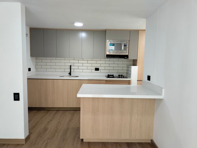Apartamento de 3 alcobas en arriendo en El Poblado, Medellín, 74 m² · foto 3 de 17