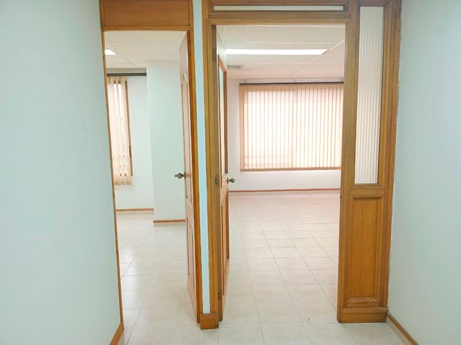 Oficina en arriendo en El Poblado, Medellín, 38 m² · foto 2 de 7