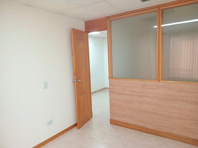 Oficina en arriendo en El Poblado, Medellín, 38 m² · foto 6 de 7
