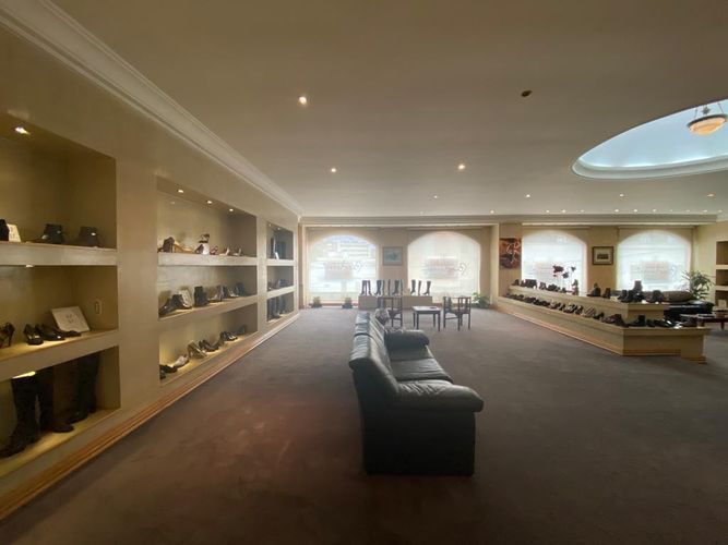 Casa de 7 alcobas en venta en San Patricio, Bogotá, 479 m² · foto 3 de 24