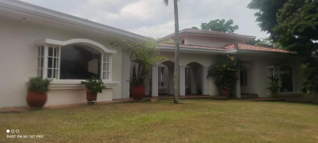 Casa de 4 alcobas en venta en Pance, Cali, 332 m² · foto 2 de 24