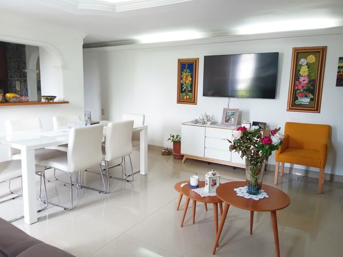 Apartamento de 3 alcobas en venta en El Poblado, Medellín, 100 m² · foto 4 de 16