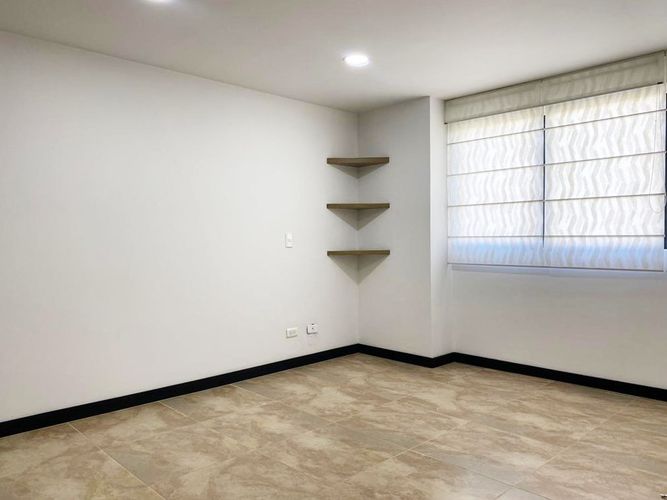 Apartamento de 4 alcobas en arriendo en El Poblado, Medellín, 165 m² · foto 7 de 18
