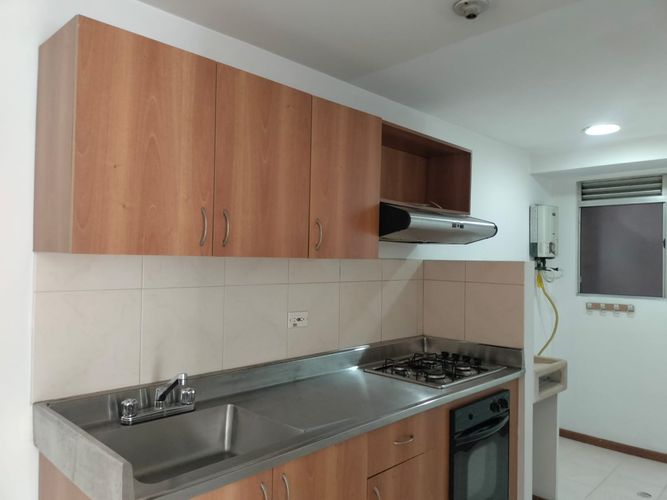 Apartamento de 3 alcobas en arriendo en El Poblado, Medellín, 72 m² · foto 2 de 12