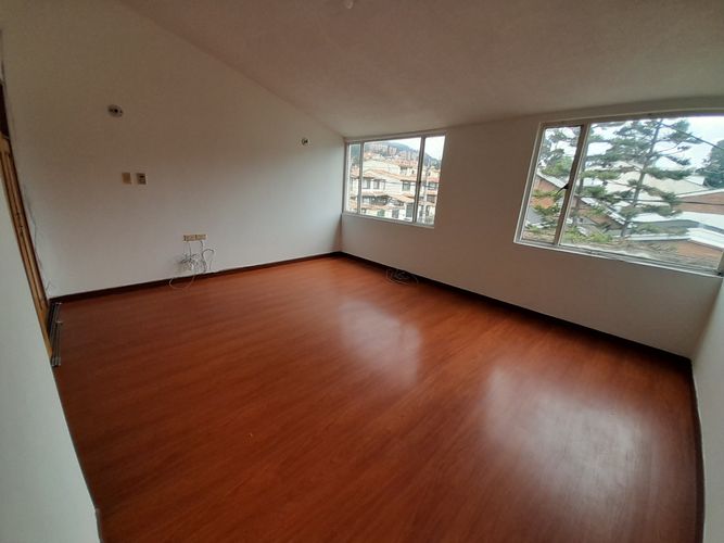 Casa de 5 alcobas en venta en Cedro Golf, Bogotá, 165 m² · foto 7 de 24