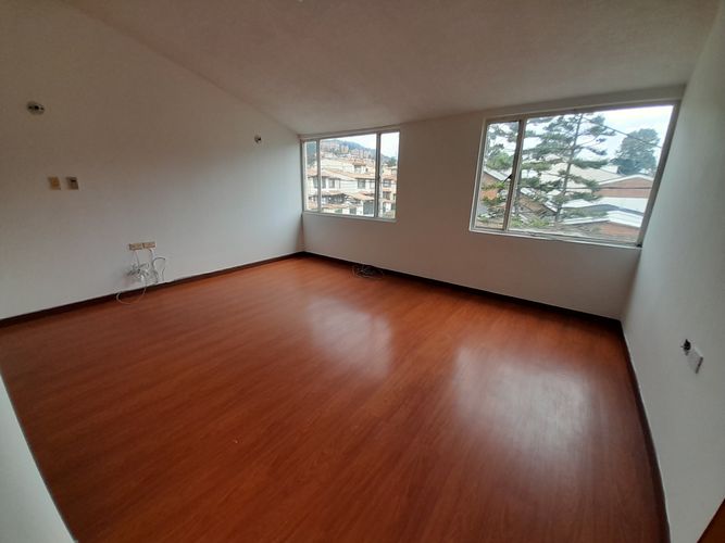 Casa de 5 alcobas en venta en Cedro Golf, Bogotá, 165 m² · foto 10 de 24