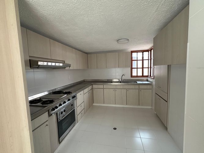 Apartamento de 4 alcobas en venta en Cabecera Del Llano, Bucaramanga, 272 m² · foto 14 de 18