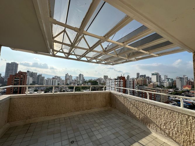 Apartamento de 4 alcobas en venta en Cabecera Del Llano, Bucaramanga, 272 m² · foto 16 de 18