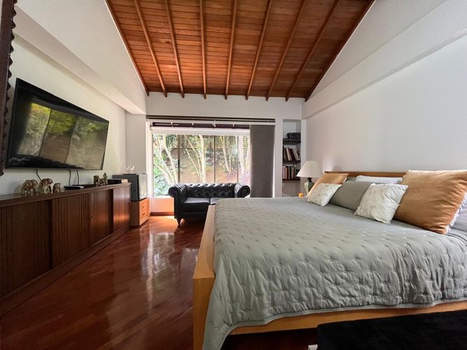 Casa de 5 alcobas en venta en El Poblado, Medellín, 287 m² · foto 8 de 20