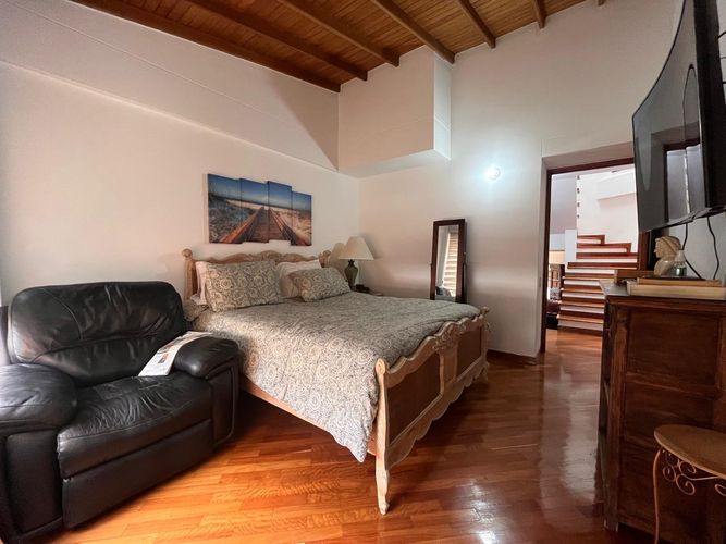 Casa de 5 alcobas en venta en El Poblado, Medellín, 287 m² · foto 10 de 20