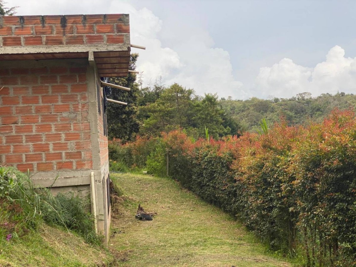 3BR Country House in Mampuesto (4147 m²) for Sale - 2