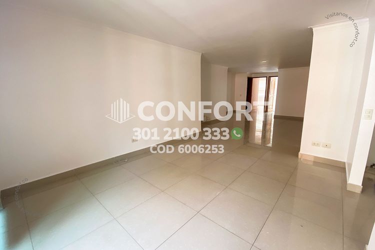 Apartamento de 3 alcobas en arriendo en Laureles, Medellín, 135 m² · foto 3 de 20