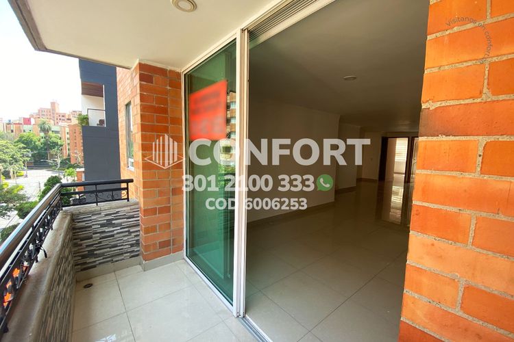 Apartamento de 3 alcobas en arriendo en Laureles, Medellín, 135 m² · foto 4 de 20