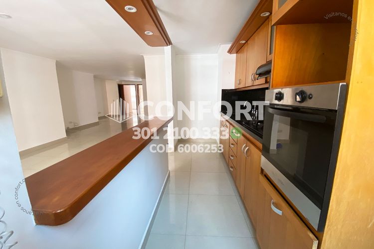 Apartamento de 3 alcobas en arriendo en Laureles, Medellín, 135 m² · foto 5 de 20