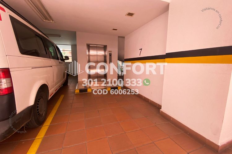 Apartamento de 3 alcobas en arriendo en Laureles, Medellín, 135 m² · foto 19 de 20