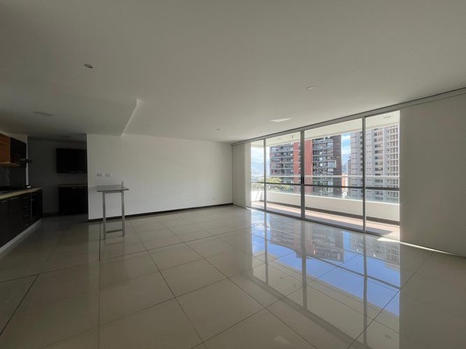 Apartamento de 3 alcobas en arriendo en El Poblado, Medellín, 115 m² · foto 2 de 17