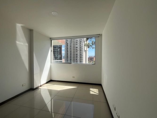 Apartamento de 3 alcobas en arriendo en El Poblado, Medellín, 115 m² · foto 10 de 17