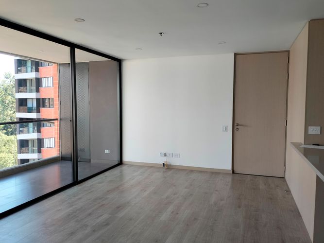 Apartamento de 2 alcobas en arriendo en El Poblado, Medellín, 84 m² · foto 2 de 16