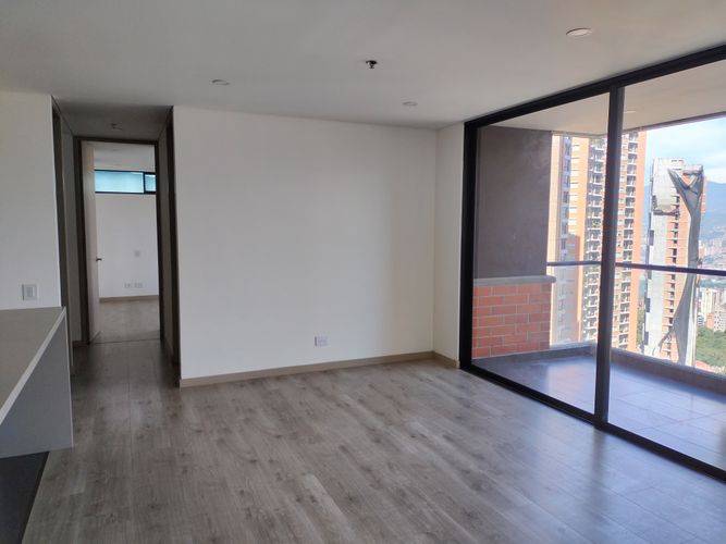 Apartamento de 2 alcobas en arriendo en El Poblado, Medellín, 84 m² · foto 3 de 16
